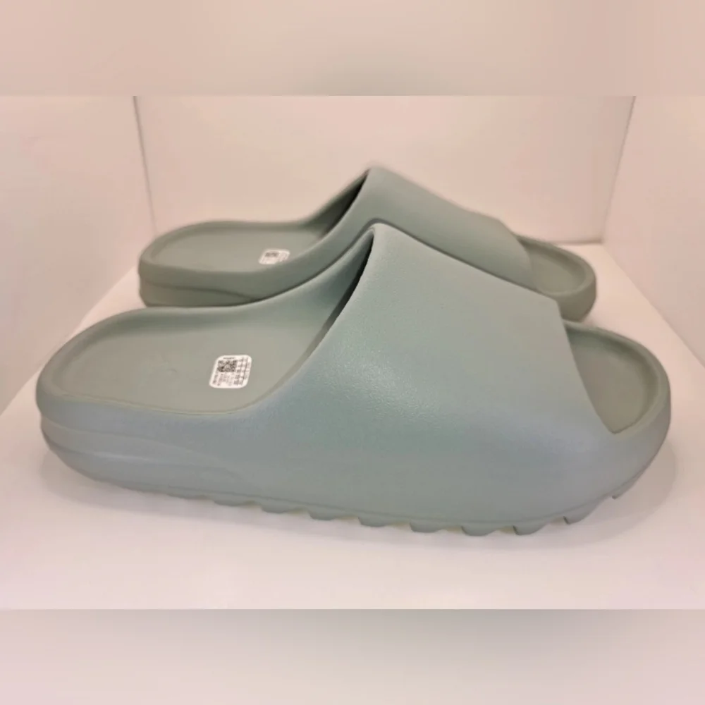 Adidas Yeezy Slide Salt | Size 4 | Brand New (No Box)